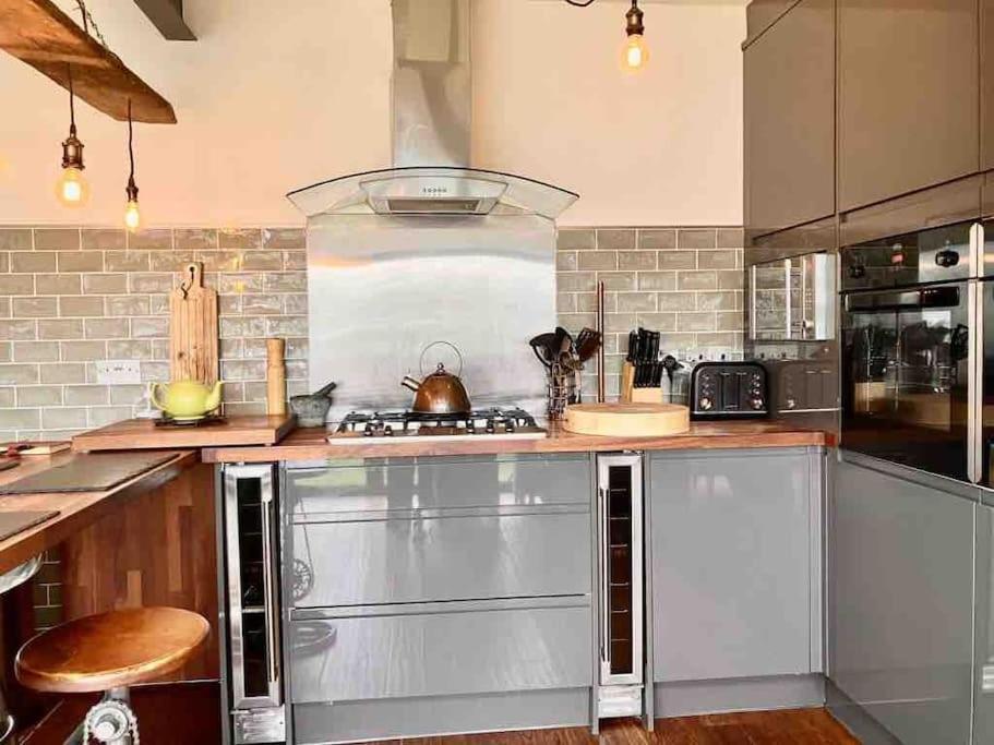 Lovely Semi-Beach 2X Pubs -5 Min Walk-Pets Welcome-Parking-Garden Scalby  Extérieur photo